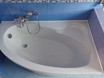 Vasca angolare stondata