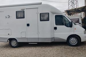 Camper Monoscocca in vetroresina 580 Campertre