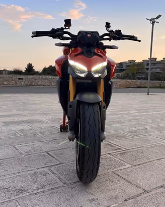 DUCATI STREETFIGHTER V2 S