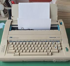 Macchina da scrivere elettrica TRIUMPH ADLER