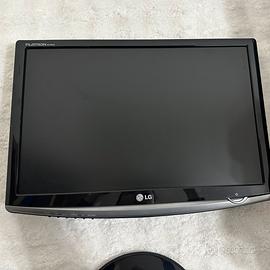 Monitor LG Flatron 19” W1952S con base