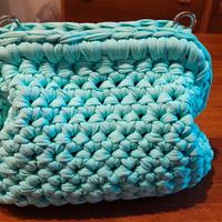 borsa a uncinetto fatta a mano