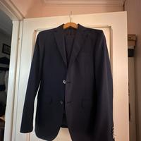 Completo elegante uomo