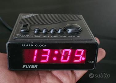 Radiosveglia Flyer nera con Display a LED Rossi.Vi