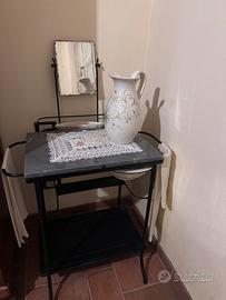 Toilette/Tolette antica in marmo e ferro battuto