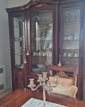 sala da pranzo composta da tre pezzi  in stile  cl