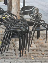 sedie in diversi stili a partire  da 29 euro