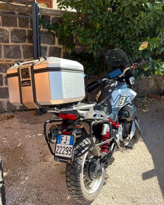 Splendida Moto Guzzi V85TT