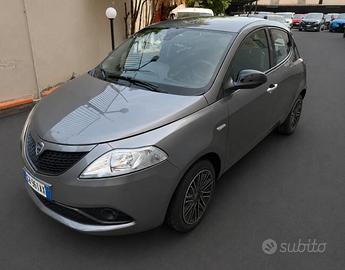 Lancia Ypsilon 1.0 FireFly 5 porte S&S Hybrid Ecoc