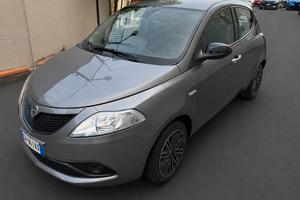 Lancia Ypsilon 1.0 FireFly 5 porte S&S Hybrid Ecoc