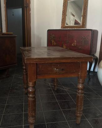 tavolo a libro con gambe tornite di fine ‘800