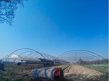 Serra agricola a tre tunnel