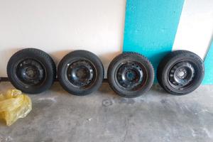 Cerchi in ferro con gomme invernali 165/65/14
