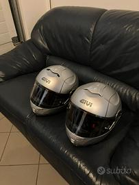 Coppia caschi moto modulri Givi