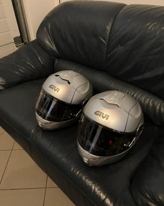 Coppia caschi moto modulri Givi