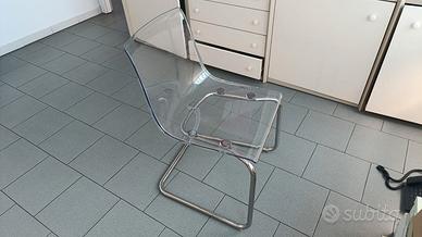 sedia trasparente 