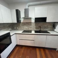 Cucina ad angolo moderna - completa ottime condiz.