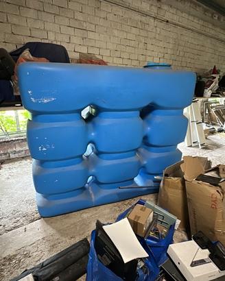Cisterna serbatoio acqua in plastica 2000 litri