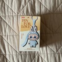 Labubu pin for love il portachiave