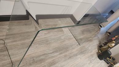 Tavolo in vetro monoblocco curvato