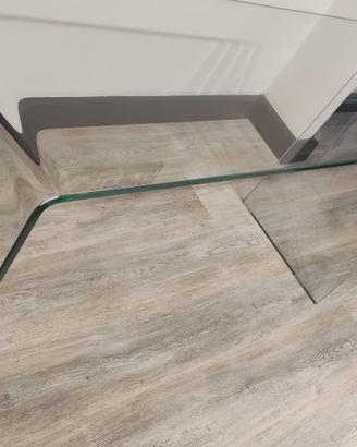 Tavolo in vetro monoblocco curvato