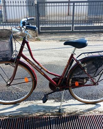 bicicletta donna rossa marca Hollywood  26'