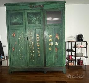 Armadio antico legno dipinto a mano