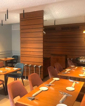 Attività / Licenza di 135 m² con 4 locali a Senago