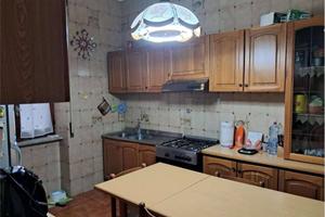 Palazzo / Stabile di 160 m² con più di 5 locali a 