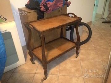 Mobile carrello con ruote