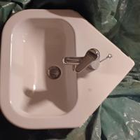 lavabo con miscelatore 