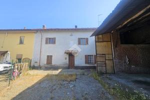 CASA SEMINDIPENDENTE A TORTONA