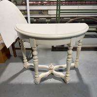 Tavolo in legno massello laccato bainco