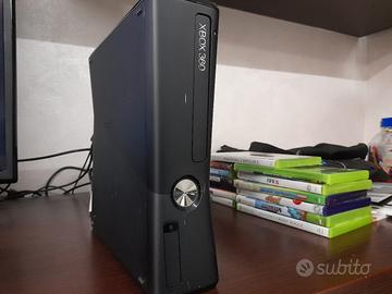 Xbox 360,2 joystick,13 giochi+fotocamera Kinect