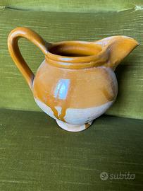 Brocca in terracotta