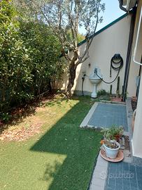 Appartamento su due piani, box, cantina, giardino