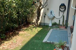 Appartamento su due piani, box, cantina, giardino