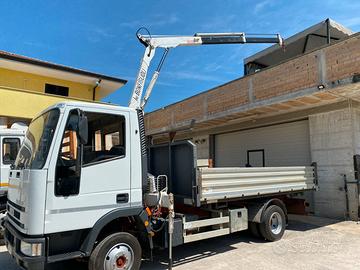 IVECO EUROCARGO 75E12 con gru e ribaltabile