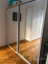 Armadio a specchio con ante scorrevoli Ikea