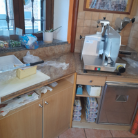 Bancone panetteria con marmo usato