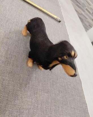 Cagnolino bassotto pelouche rigido