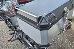 bauletto moto 65 LT utile per 2 caschi integrali