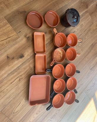 Set di terracotta per cucinare