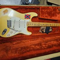 Fender STRATOCASTER