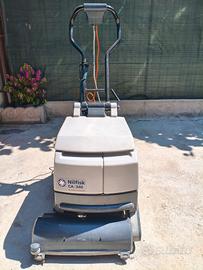 Lavasciuga pavimenti professionale Nilfisk CA 340 