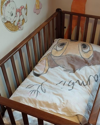 Lettino per bambini con rete e  materasso