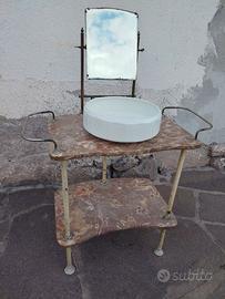 antica toiletta/lavamani