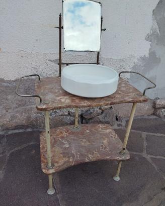 antica toiletta/lavamani