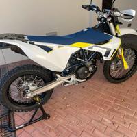 Husqvarna 701 enduro - marzo 2023