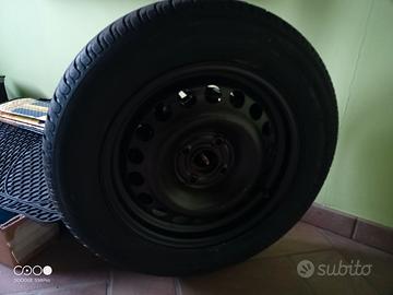 Kit e ruota di scorta per Fiat Grande Punto.